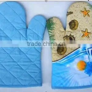 Kitchen Glove in Sea Side Printing thumbnail-1