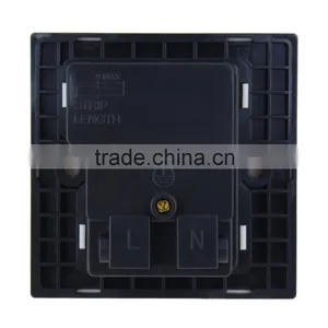 CE Approved Standard Grounding Global Wall Socket With 3 Usb Port thumbnail-2