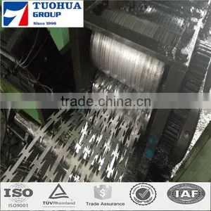 HIGH QUALITY FULL-AUTOMATIC RAZOR BARBED WIRE MACHINE thumbnail-1