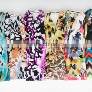 High End Magnetic Silk Velvet Short Scarves Personal Custom Pink Infinity Scarves With Flower Printing Wholesale thumbnail-2