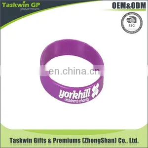 Hot Sale Custom Hand Bracelet Silicone Wristband Rubber Bracelet thumbnail-4