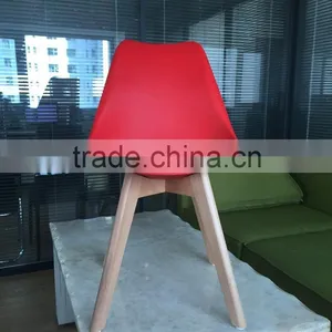 Morden Design PP Plastic Upholstered Dining Chair With Wooden Legs thumbnail-2