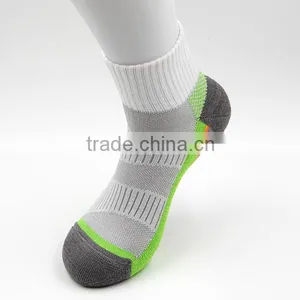 Absorbent Cotton and Sporty Mens Socks From JiLin thumbnail-2