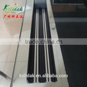 China Guangzhou L Shape TPE Co-extrusion Guide Rail Plastic Profile thumbnail-2