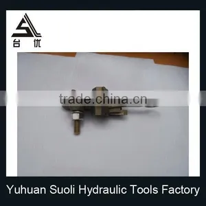 High Quality Type CAB Crossarm Mounting Brackets Hot Line Clamp thumbnail-1