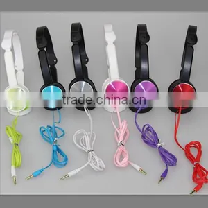 Foldable Stereo Headphones thumbnail-1
