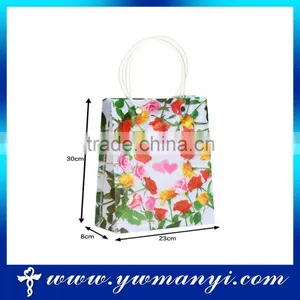Accept Custom Cheap Flower Design Christmas PP Gift Bag Supplier's Choice thumbnail-1