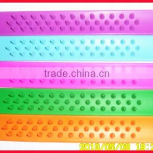 Made in China Good Quality Silicone Bracelet, Silicone Wristbands thumbnail-3