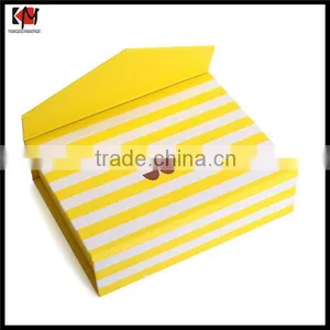 Custom Magnetic Closure Matte Foldable Cardboard Gift Boxes Custom Made Gift Boxes thumbnail-2