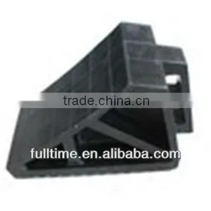 Best Price Wheel Chock Rubber Parking Barrier thumbnail-1