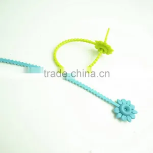 16134 Flower Shape Silicone Multi-Use Tie Wraps thumbnail-4
