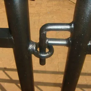 Heavy-duty Galvanized Steel Interlocking Crowd Control Barrier With Bridge-shaped Footings thumbnail-2