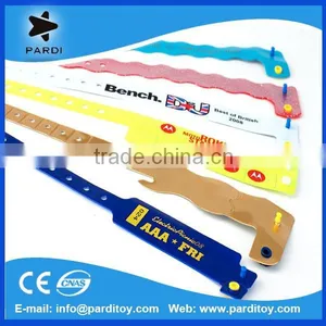 Cheap Custom Vinyl/Plastic/PVC Wristbands for Mustic Concerts thumbnail-1