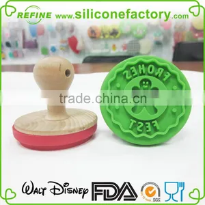 Hot Sell Food Grade New Design Wooden Handle Silicone Cookie Stamp thumbnail-1