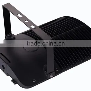 China Supplier Competitive Price IP66 130lm/w UL CUL DLC Approved Solar Street Light thumbnail-3
