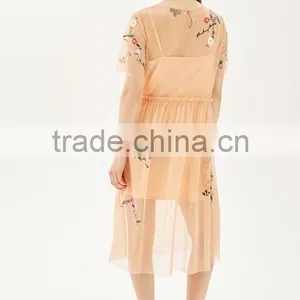 Woman Short Sleeve Flower Embroidered Midi Length Fashion Dress thumbnail-4