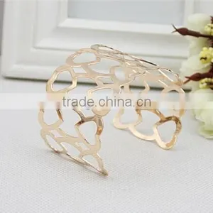 New Design Double Heart Hollow Open Bangle,Europe Style Adjustable Gold Ladies Bangles thumbnail-2