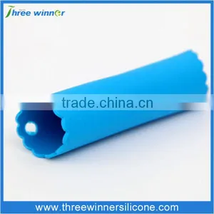 Silicone Products Vegetables and Fruits Custom Roller Garlic Peeler thumbnail-2