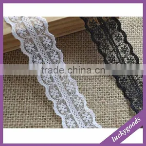 Decorative 2.5cm White Crochet Narrow Lace Trim thumbnail-1