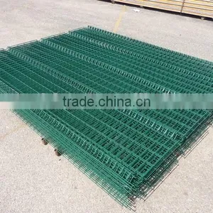 5ml Green Vmesh Fencing With Posts and Fixings of 2.4 by 2.5 thumbnail-4