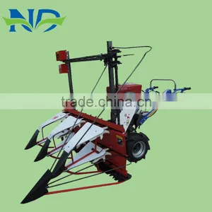 Small Combine 4 Rows Corn Reaping Machine thumbnail-1