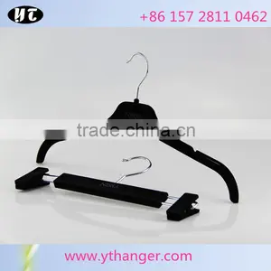 High End Velvet Hanger With Custom Velvet Color thumbnail-2