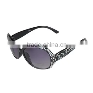 China Popular Style Fashion Sunglass Manufacturers With Decorations thumbnail-2
