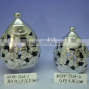 Porcelain Candle Holder thumbnail-1