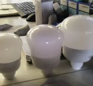 High Qualification Bright LED Bulb CCT 6500K CRI Over 80 With 18650 30Ah Battery thumbnail-2