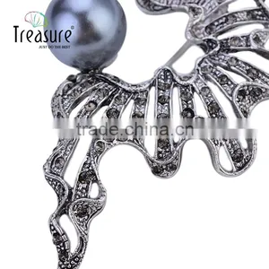 Brand Treasure Pearl Brooch Wholesale Yiwu New Model Fashion Diamond Pearl Brooch Wholesale thumbnail-2