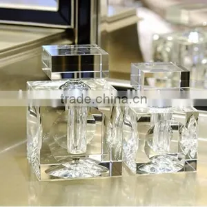 2016 Fashionable & Noble Design Crystal Perfume Bottle in Crown Design thumbnail-3