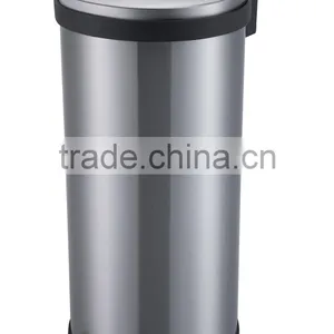 High Quality Metal Foot Pedal Waste Bin thumbnail-1
