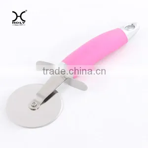 Pizza Cutter With Pink Handle thumbnail-1