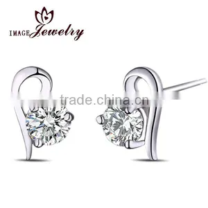 New Crystal Heart Shaped Silver Stub Earrings thumbnail-1
