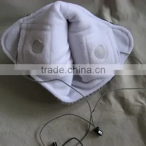 Knitted Winter Hat With Bluetooth Headphone thumbnail-5