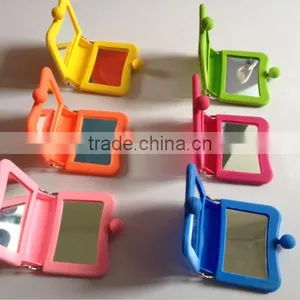 Travel Necessary Silicone Makeup Mirror Case thumbnail-1