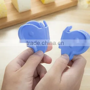 2017 Trending Products Butterfly Shaped Silicone Oven Rack Guard Oven Mitts thumbnail-5