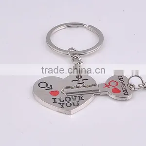 Wholesale Metal Keychain Small Gifts English Couple Keychain thumbnail-1