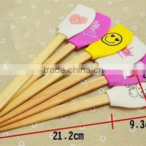 Wooden Handle Silicone Spatula ,Food Grade Heat Resistant Silicone Spatula Private Label, Fashion Silicone Spatula thumbnail-1