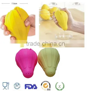 Silicone Lemon Juicer Squeezer/ Kitchen Multi-functional Juicer thumbnail-1