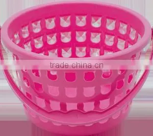 Round Basket With Handle thumbnail-1