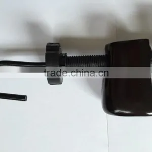 High Quality Painted Wooden Shoe Stretcher and Shoe Tree thumbnail-4