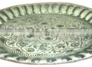 Metallic Embossed Charger Plate thumbnail-1