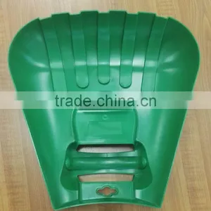 Garden Tool Plastic Hand Leaf Scoop Can be Customized Bear's Paw Grass Collector thumbnail-2