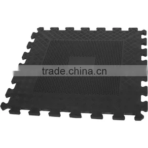 4 Piece Rubber Interlocking Floor Mat Set thumbnail-1