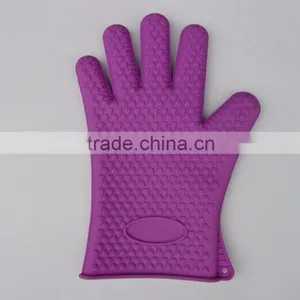 2016 Silicone Cooking Gloves - Heat Resistant Oven Mitt for Grilling, BBQ, Kitchen thumbnail-3