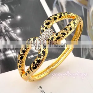 Enamel Metal Copper Magnetic Infinity Bracelet thumbnail-4