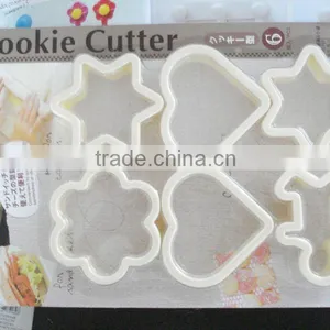 Plastic Cookie Cutter Small Plastic Cake Mould Cute Food Mold Plastic Cookie Cutter thumbnail-1