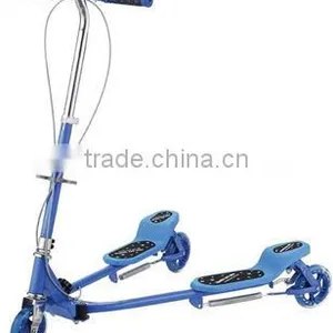 Three Wheels Kids Frog Swing Scooter thumbnail-1
