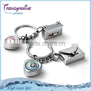 Fashion Custom Engraved Couple Heart Keychain thumbnail-1